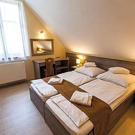 Piroska Csarda Es Panzio 4* Siofok
