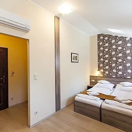 Piroska Csarda Es Panzio 4*