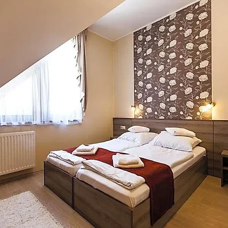 Piroska Csarda Es Panzio 4* Siofok