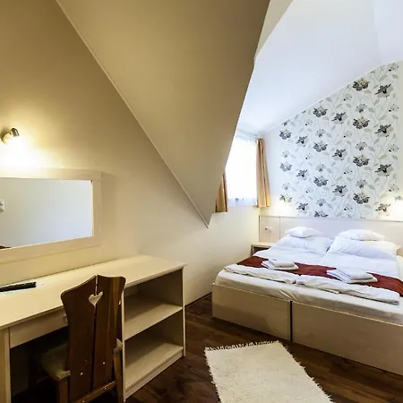 Frühstückspension Piroska Csarda Es Panzio 3*
