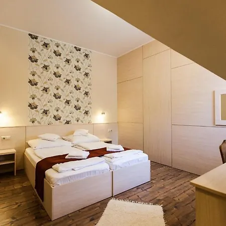 לינה וארוחת בוקר Piroska Csarda Es Panzio שיופוק