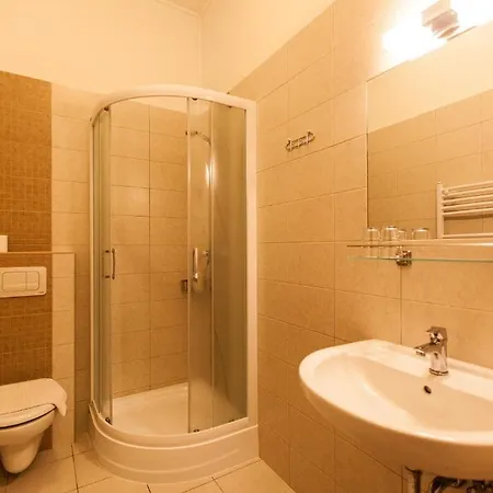 Bed & Breakfast Piroska Csarda Es Panzio Siofok