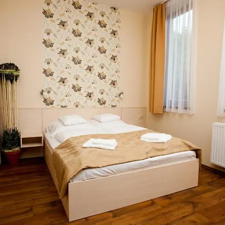Piroska Csarda Es Panzio Bed & Breakfast Siofok