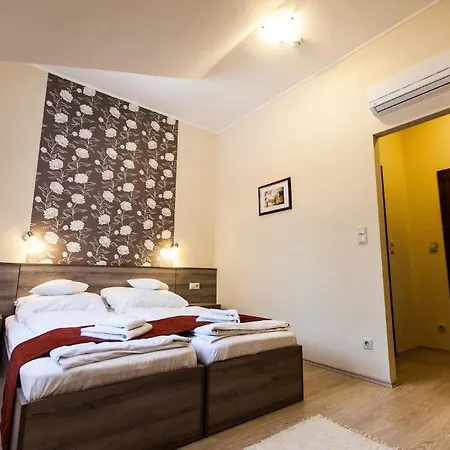 Piroska Csarda Es Panzio 3* Siófok