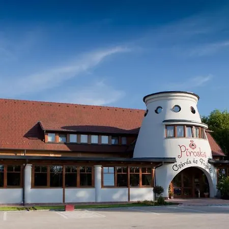 Bed and Breakfast Piroska Csarda Es Panzio