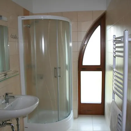 Piroska Csarda Es Panzio Bed & Breakfast 4*