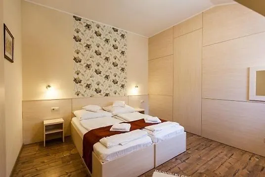 Piroska Csarda Es Panzio 3* Siófok