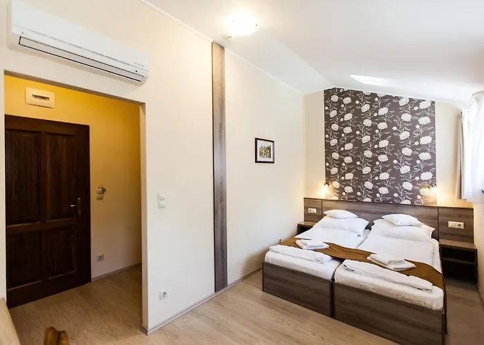 Bed & Breakfast Piroska Csarda Es Panzio Siófok