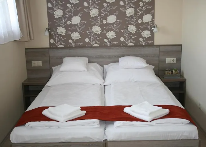 Bed & Breakfast Piroska Csarda Es Panzio Siófok